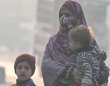 لاہور دوبارہ عالمی آلودگی کی فہرست میں سر فہرست، اسموگ کی سطح میں خطرناک اضافہ