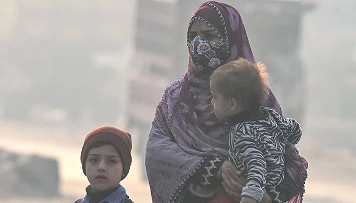 لاہور دوبارہ عالمی آلودگی کی فہرست میں سر فہرست، اسموگ کی سطح میں خطرناک اضافہ