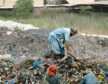 کراچی میں کچرا پھیلانے والوں کے خلاف سخت کارروائی