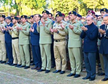 احتجاج کے دروان شہید 3 اہلکاروں کی نمازجنازہ ادا، وزیراعظم اور آرمی چیف کی شرکت*