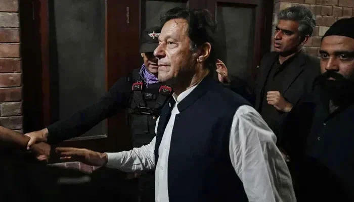 پی ٹی آئی مذاکراتی ٹیم کو عمران خان سے ملاقات کی اجازت