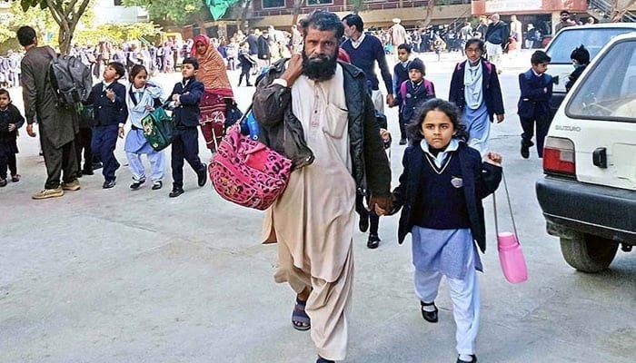 اے پی ایس حملے کی برسی: لاہور، اسلام آباد، راولپنڈی میں اسکول بند رہیں گے