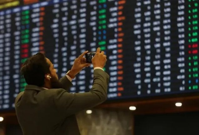 KSE-100 انڈیکس نے PSX پر 90,000 پوائنٹس کی تاریخی سطح عبور کر لی