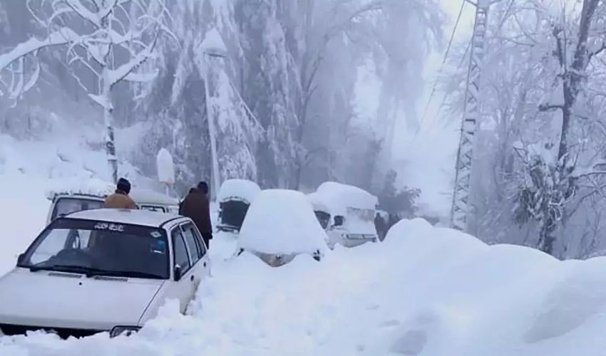 آزاد کشمیر میں ہلکی برفباری اور بارش کا آغاز