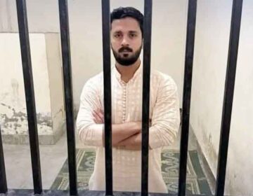وی لاگر رجب بٹ کو شیر کے بچے کی غیر قانونی ملکیت پر ایک سال کی سزا