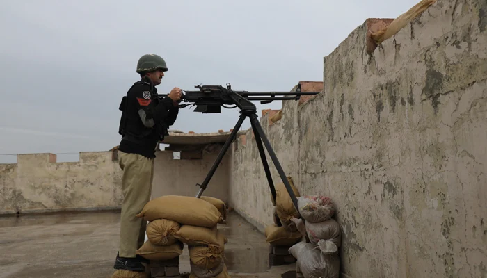 خیبرپختونخوا کے لکی مروت میں دہشت گرد حملہ: دو پولیس اہلکار شہید