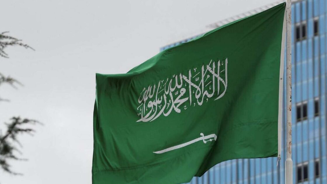 پاکستان انٹرنیشنل ایئرلائنز (پی آئی اے) نے سعودی عرب جانے والے مسافروں کے لیے پولیو ویکسی نیشن کو لازمی قرار دے دیا
