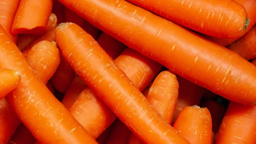 E. coli Outbreak Linked to Carrots Sickens Dozens: What You Need to Know About Symptoms and Prevention