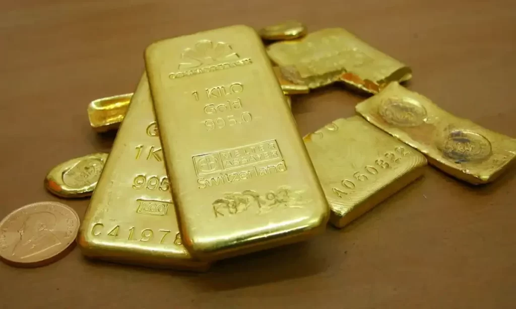 Gold Prices Rise as Dollar Weakens; Focus Shifts to Trump’s Tariff Plans