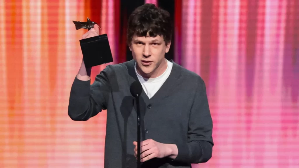 Jesse Eisenberg honors ‘fairy godmother’ Emma Stone in heartfelt acceptance speech