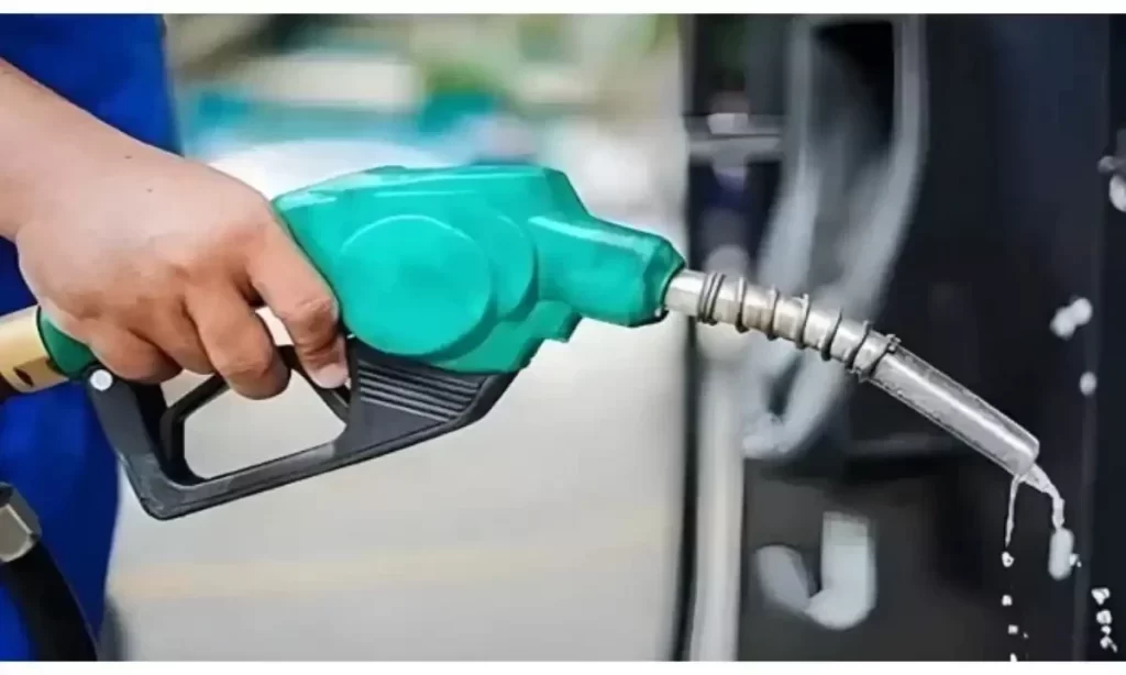 Pakistani Government Announces Increase in Petrol and Diesel Prices