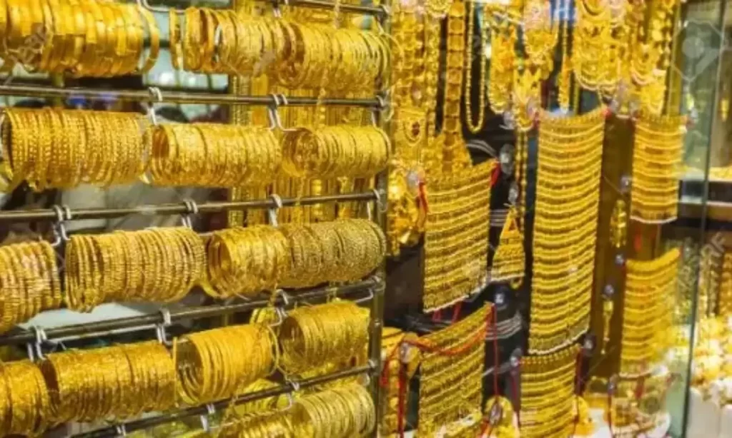 Gold Price Surges by Rs3,800, Reaching a Historic High of Rs308,000 Per Tola