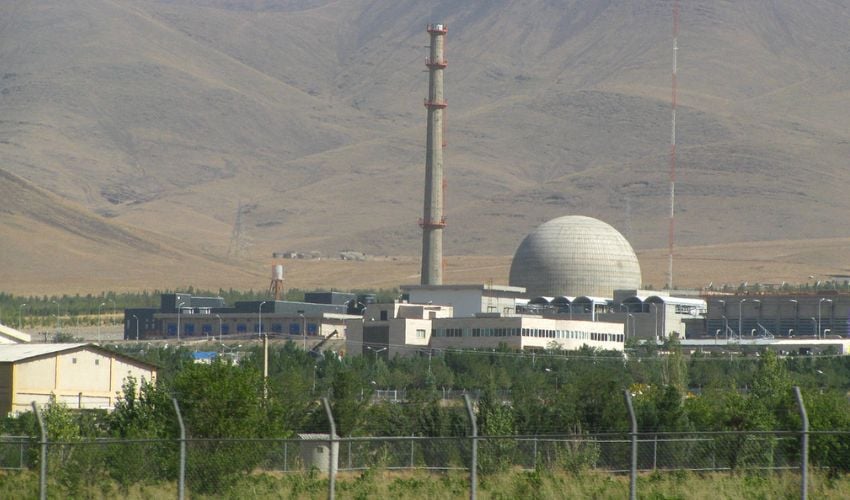 Israeli Airstrikes Target Iran’s Arak Nuclear Reactor Amidst Escalating Conflict