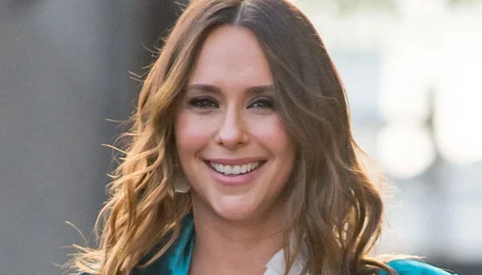 Jennifer Love Hewitt Addresses Public Scrutiny Over Her Appearance Since Returning to the Spotlight