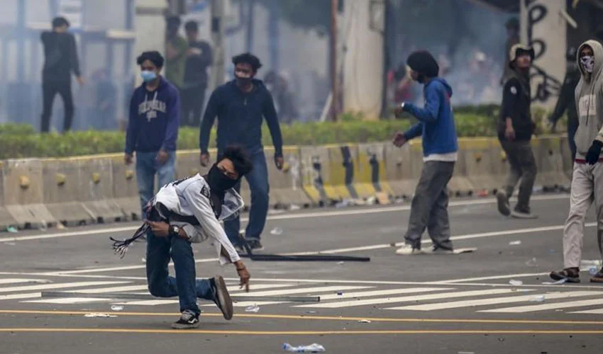 Six Dead as Violent Protests Erupt in Indonesia Over Economic Tensions and Police Brutality
