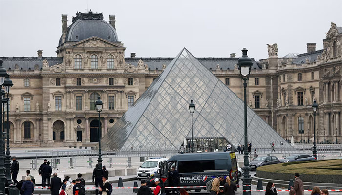 Daring Louvre Heist: Thieves Steal Priceless Royal Jewels in Just 7 Minutes and Escape