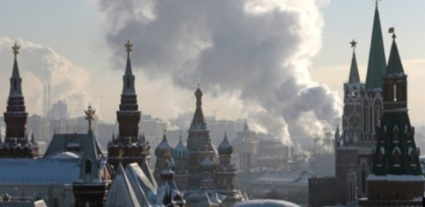 Shadow War Escalates: Russia Claims Thwarting Ukrainian Assassination Attempt Amidst Deadly Air Strikes on Kyiv