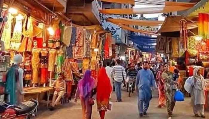 Facing an Environmental Crisis: Lahore Changes Commercial Timings to Combat Smog