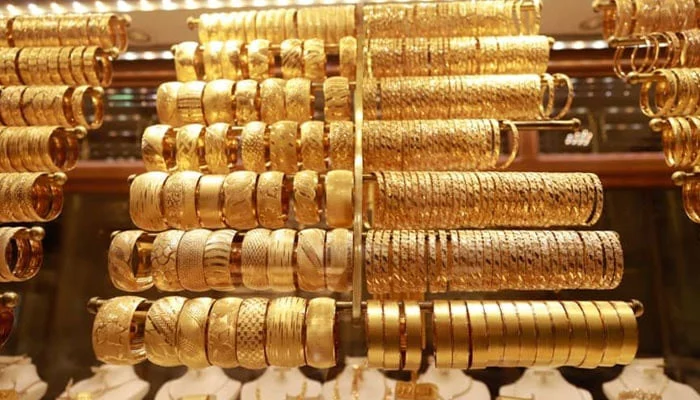 Gold Soars in Pakistan: Price Jumps by Rs 5,900 Per Tola Amidst Global Surge
