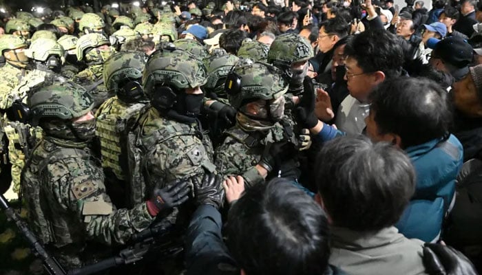 Constitutional Crisis in South Korea: Ex-Prime Minister and Former Intelligence Chief Arrested Over Failed Martial Law Attempt