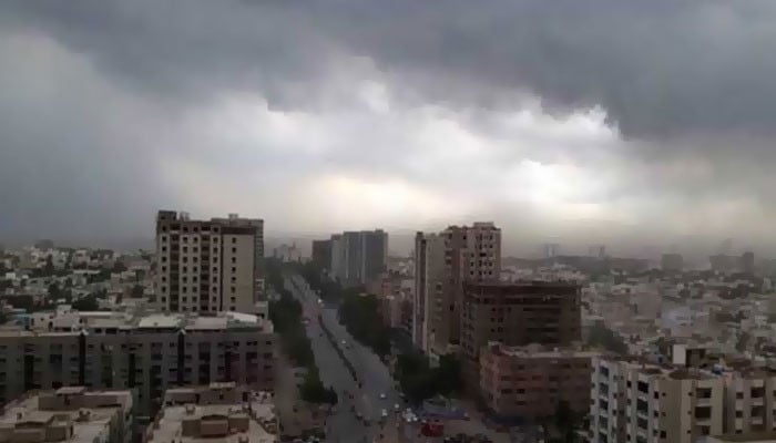 Karachi Experiences a Refreshing Winter with Heavy Rainfall and Clear Skies