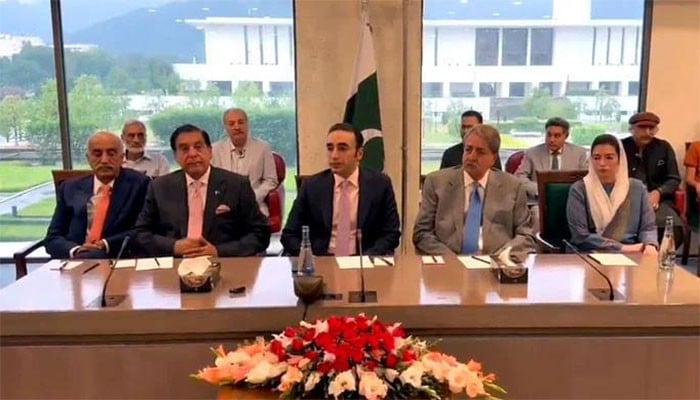 PML-N to Hold Emergency Party Meeting Over Constitutional Crisis