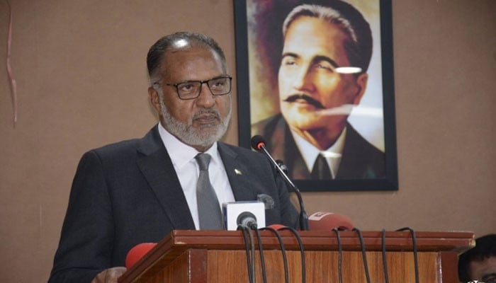 Federal Minister Resigns Amidst Allegations, Claims Justice (R) Shakat Aziz Siddiqui