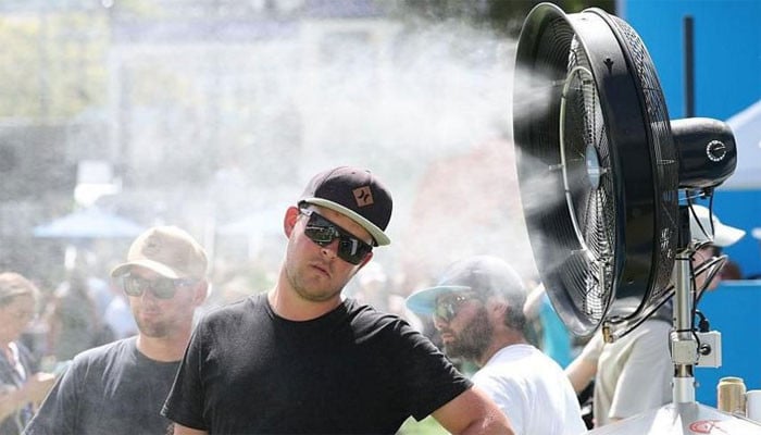 Global Temperature Extremes: Australia Scorches, While Rest of the World Freezes