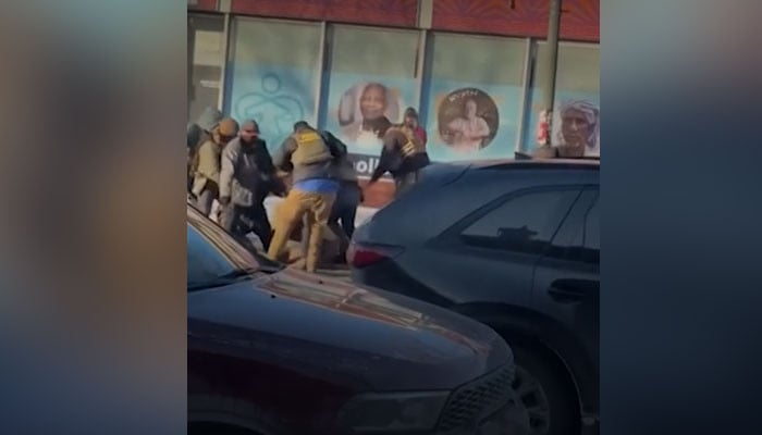 United States: Another Immigration Agent Shooting Rocks Minneapolis