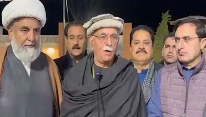 Pakistani Opposition Leader Mahmood Achakzai Threatens to Prolong Protest