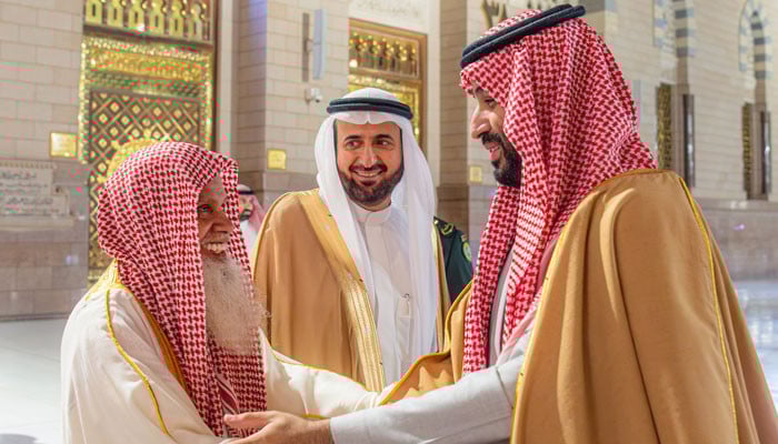Saudi Crown Prince Visits Masjid-e-Nabawi Amid Rising Tensions