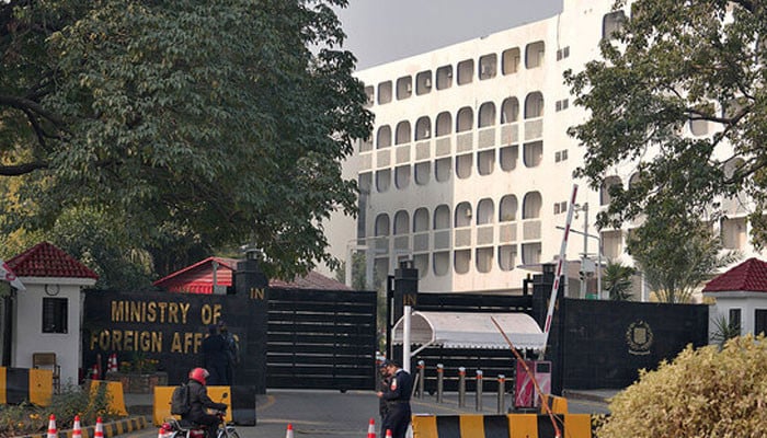 Pakistan Warns Citizens of Security Risks in Iran, Advises to Avoid Unnecessary Travel