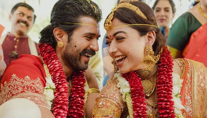 Bollywood Power Couple Ritu, Varun Engage in a Love Story