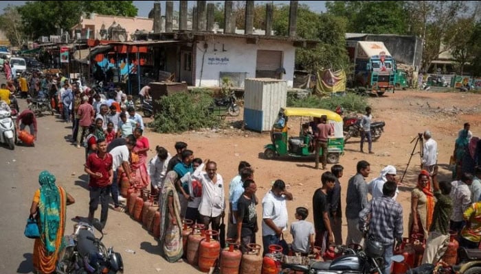 Indian Gas Crisis Worsens Amidst Middle East Tensions