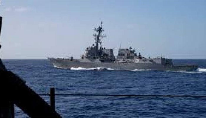 Iran Issues Ultimatum to US Warship in Strait of Hormuz
